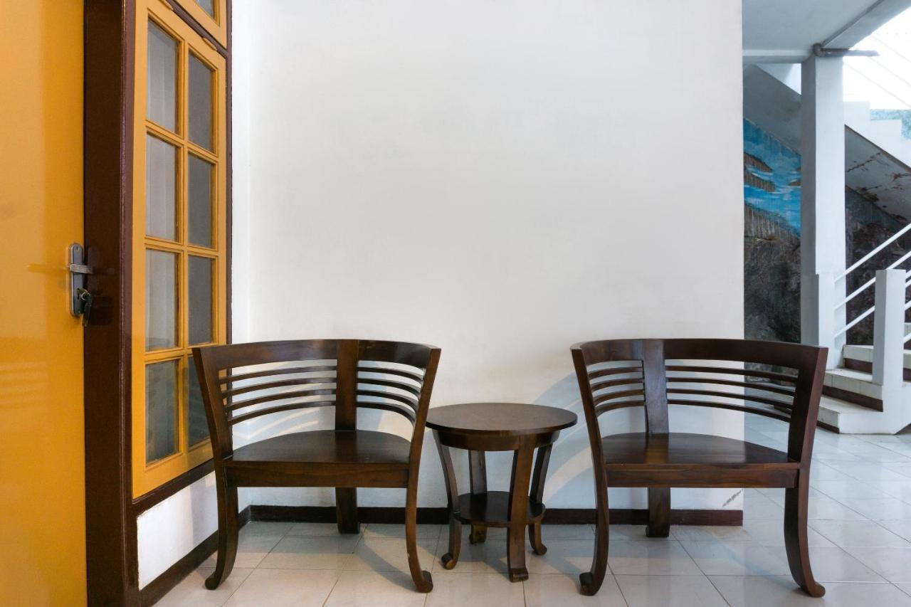 Hotel Reddoorz At Pujon Malang Batu  Esterno foto