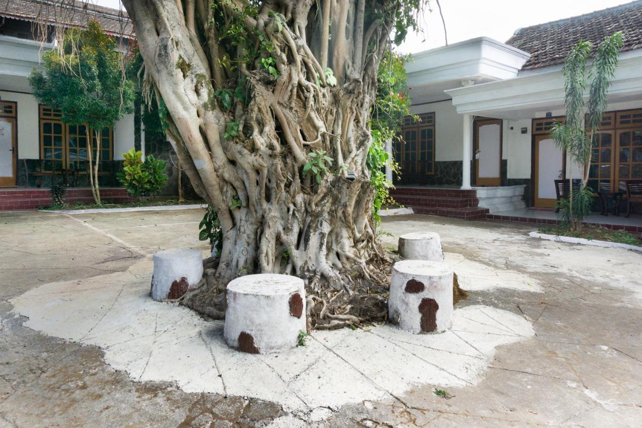 Hotel Reddoorz At Pujon Malang Batu  Esterno foto
