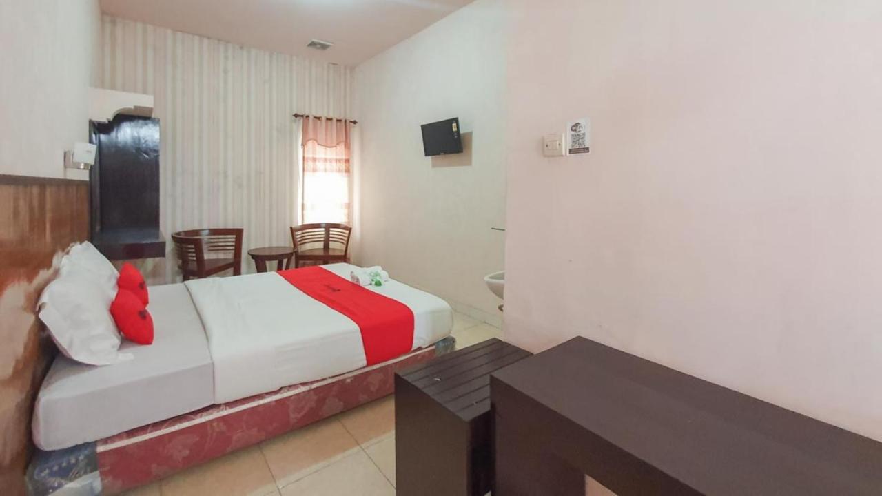Hotel Reddoorz At Pujon Malang Batu  Esterno foto
