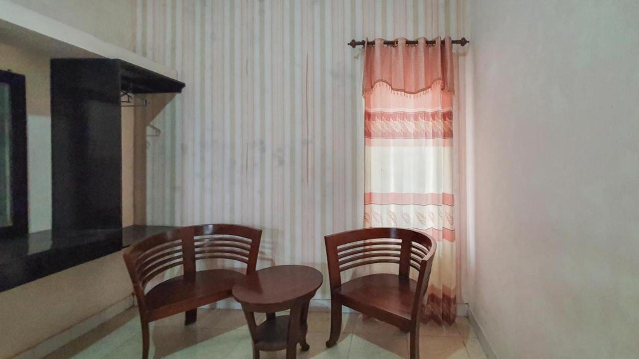 Hotel Reddoorz At Pujon Malang Batu  Esterno foto