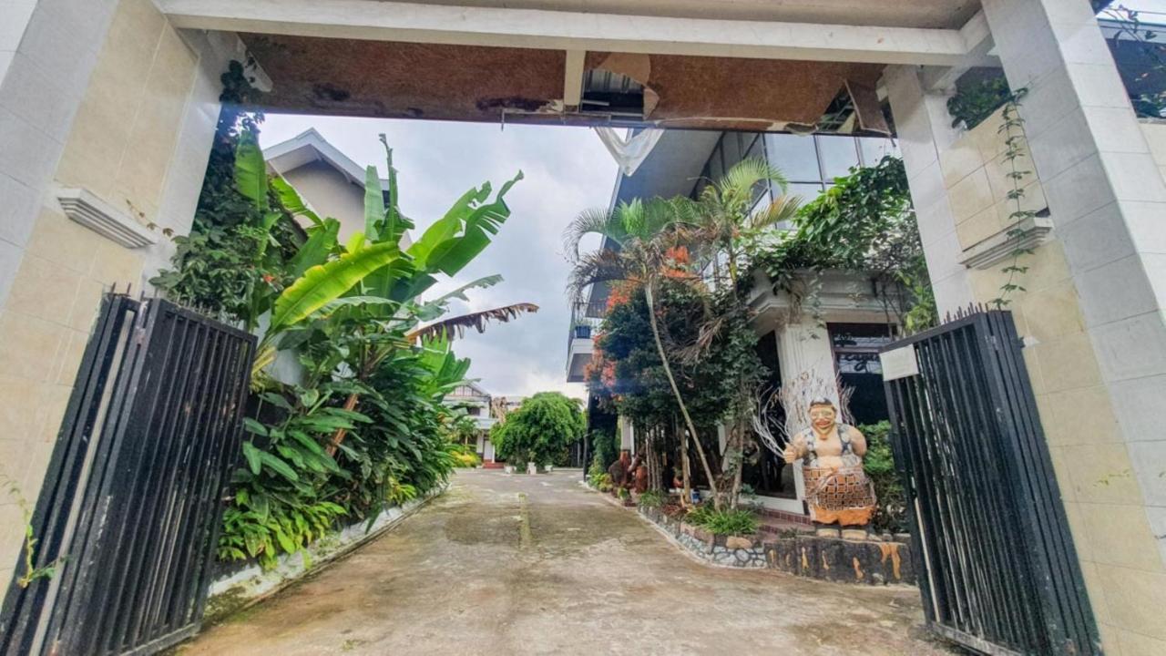Hotel Reddoorz At Pujon Malang Batu  Esterno foto